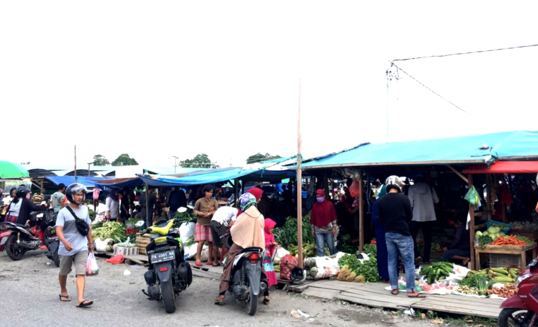 Aktivitas di Pasar Sentral Timika. (Foto: Anyafatma/SP)