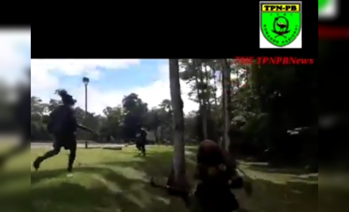 VIDEO | Secreen shot video amatir aksi penembakan di OB 1 Kuala Kencana yang beredar di masyarakat. (Foto: Ist/SP)