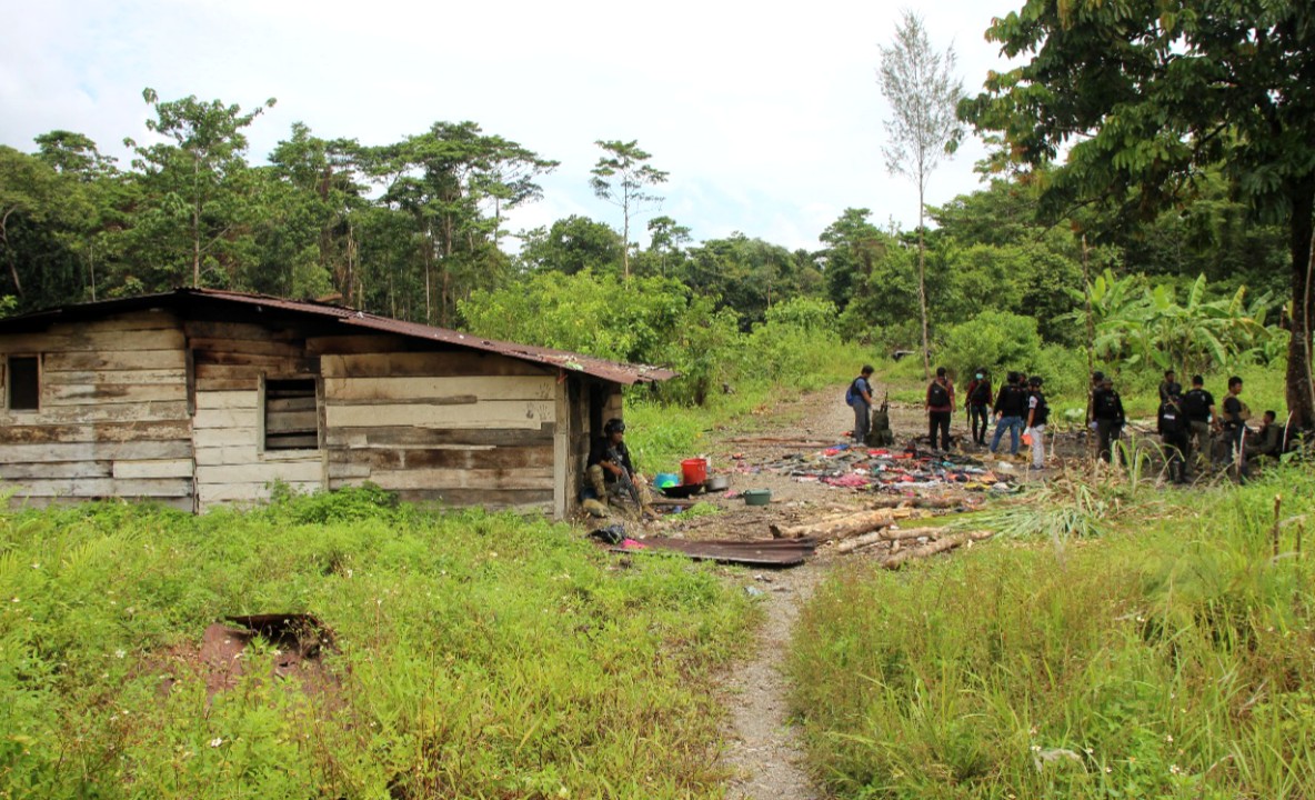 CAMP KKB | Camp tempat persembunyian KKB di Jalan Trans Nabire, Iwaka, Mimika, Papua, disergap aparat gabungan TNI/Polri, Kamis (9/4/2020). (Foto: Ist/Polres Mimika)