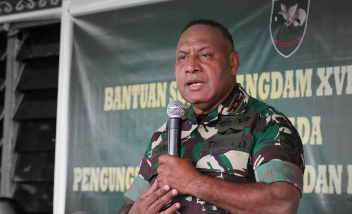 Pangdam XVII Cenderawasih, Mayjen TNI Herman Asaribab