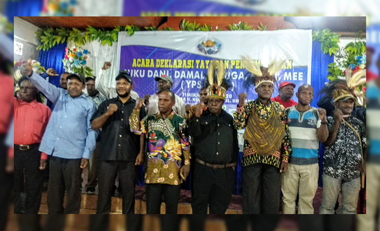 FOTO | Foto bersama lima kepala suku kekerabatan usai deklarasi pembentukan YPD3M2. (Foto: Muji/SP)