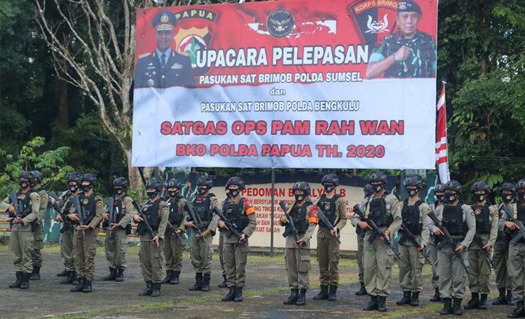 PELEPASAN | Suasana upacara pelepasan 200 personil Brimob Polda Bengkul dan Sumsel. (Foto: Ist/SP)