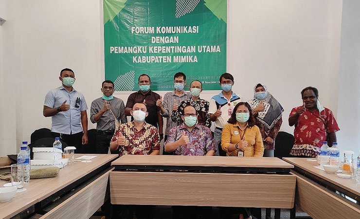 PERTEMUAN | Foto bersama antara BPJS Kesehatan dengan Pemkab Mimika usai Forum Komunikasi dengan Pemangku Kepentingan Utama. (Foto: Ist/SP)