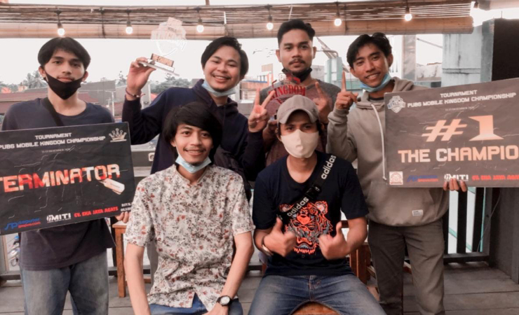 Skuad GR 8 Legion merebut tahta juara dalam Tournament Offline PUBG Mobile Kingdom Championship di Timika, 11-13 Desember 2020. Foto: Ist