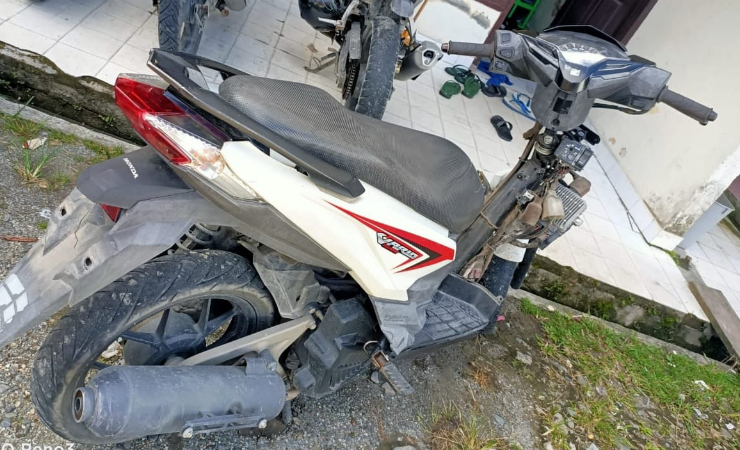 MOTOR | Sepeda motor yang digunakan Ketua MUI MImika untuk operasional dicuri. (Foto: Ist/SP)