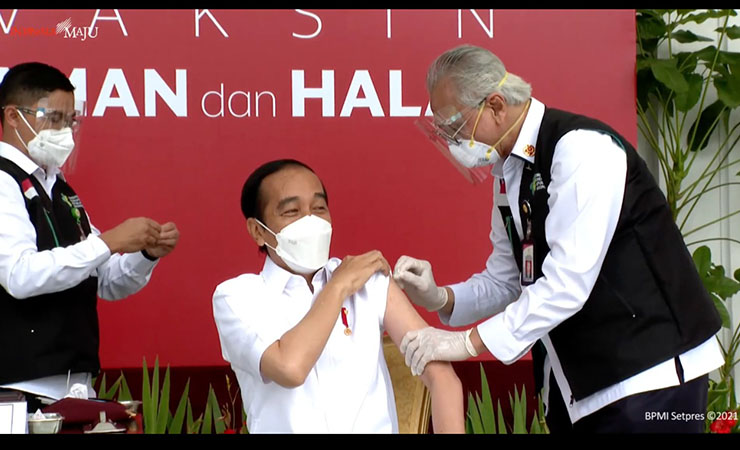 Presiden RI, Joko Widodo mendapat suntikan perdana vaksin Covid-19 Rabu (13/1/2021).