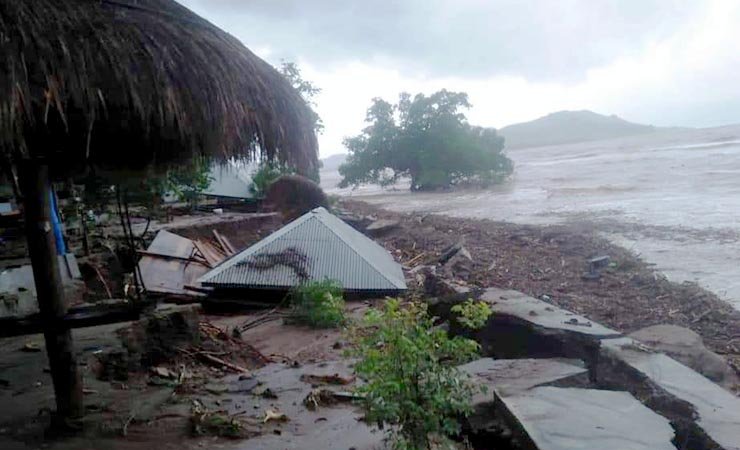 Salah satu desa di Kabupaten Lembata, NTT yang terdampak banjir, Minggu (4/4/2021). (Foto: BNPB Nasional/Seputarpapua)