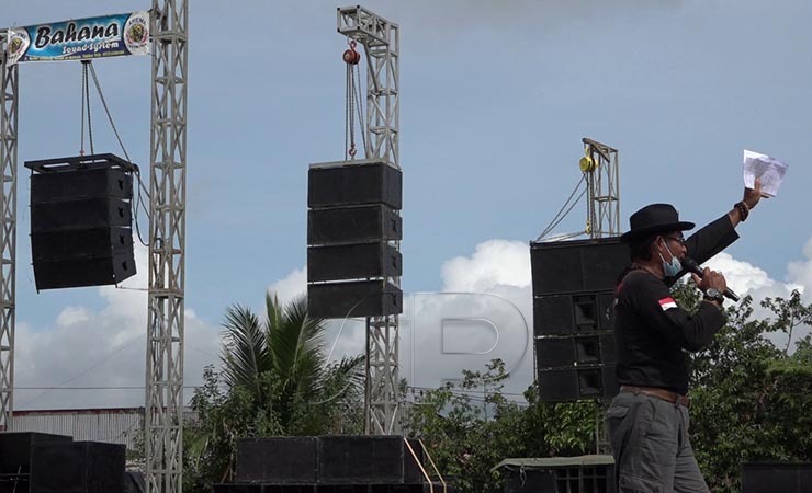 PARADE | 18 pemilik sound system se-Mimika gelar Parade Sound System di Eks Pasar Timika, Papua, Senin (31/5/2021). (Foto: Yonri/Seputarpapua)