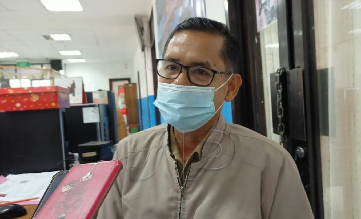 Plt Kepala Bidang (Kabid) Pengelolaan Informasi dan Administrasi Kependudukan, Amirullah (Foto: Kristin Rejang/Seputarpapua)