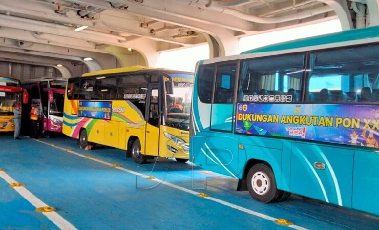 BUS | Bus penunjang PON yang dikirim Kemenhub dari Jakarta. (Foto: Ist)