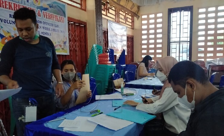 DAFTAR | Registrasi data pendaftaran relawan PON XX Papua. (Foto: Anya Fatma/Seputarpapua)