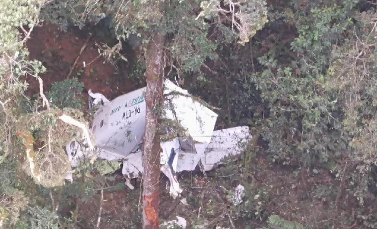 Kondisi badan pesawat Rimbun Air PK-OTW yang jatuh di bukit Kampung Bilogai, Distrik Sugapa, Intan Jaya, Papua. (Foto: Ist/Seputarpapua)