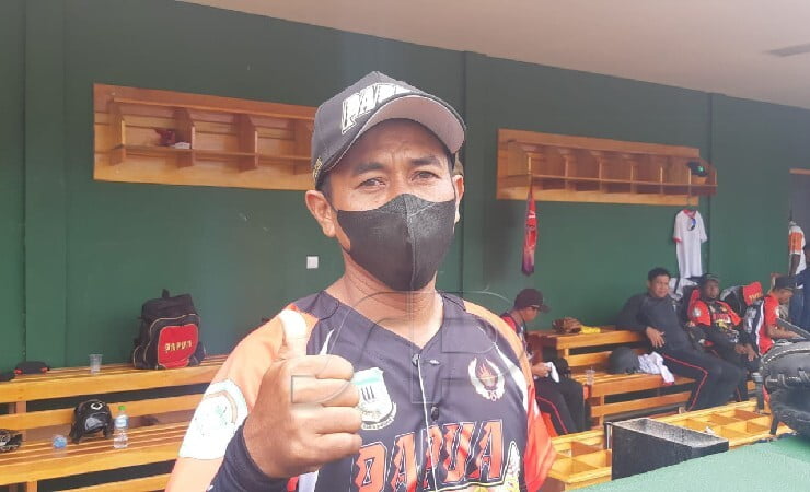 Pelatih kepala Baseball Putra Papua, Daniel Sasella. (Foto: Adi/Seputarpapua)