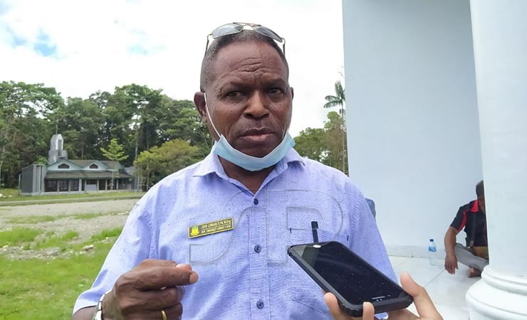 Ketua MKKS Kabupaten Mimika, John Lemauk. (Foto: Anya Fatma/Seputarpapua)