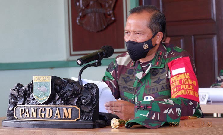 Pangdam XVIII/Kasuari Mayjen TNI I Nyoman Cantiasa. (Foto: Rustam Madubun for Seputarpapua)