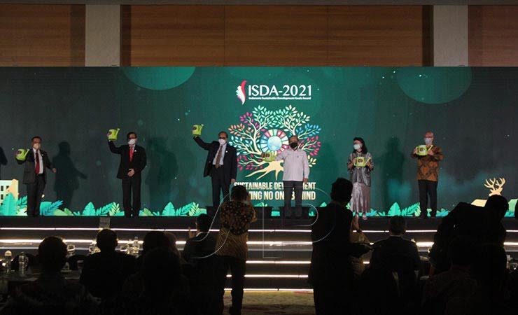 Penganugerahan Indonesia Sustainable Development Goals Award (ISDA) 2021 di Jakarta, Jumat (17/9/2021).