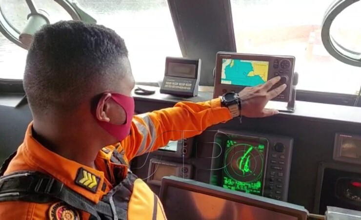 Ilustrasi | Tim SAR melakukan pencarian KM Kalimas 4 yang dilaporkan hilang kontak dalam pelayaran dari Mimika menuju Asmat, Papua. (Foto: Humas SAR)