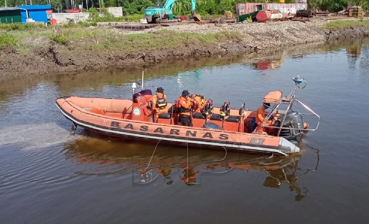 PENCARIAN | Tim SAR gabungan bersiap melakukan pencarian Speedboat bermuatan 7 penumpang yang hilang kontak dari Asmat Tujuan Mimika, Papua. (Foto: Humas SAR)