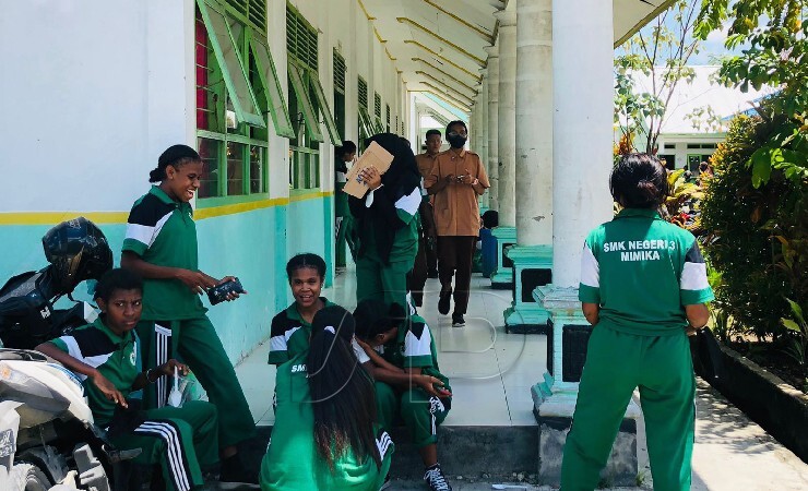 SISWA | Aktifitas siswa di SMK Negeri 3 Mimika. (Foto: Anya Fatma/SeputarPapua)
