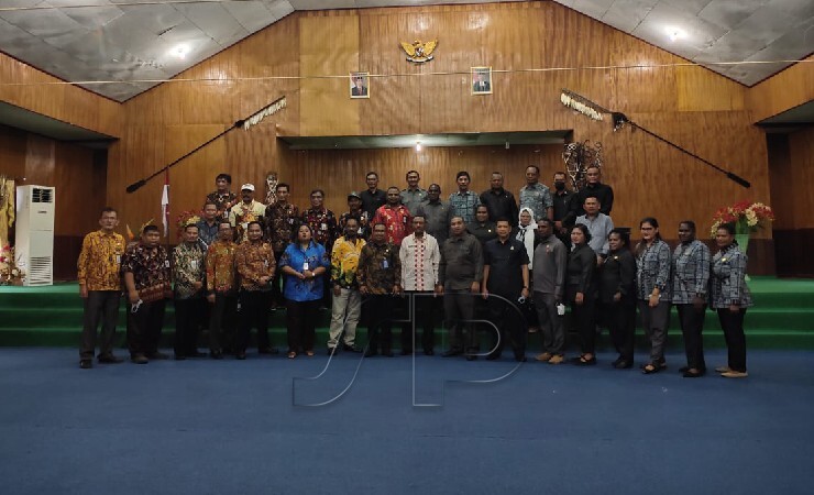 Foto bersama jajaran DPRD Asmat dan Merauke usai mengadakan rapat audensi terkait percepatan pemekaran Provinsi Papua Selatan. (Foto: Ist/Seputarpapua)