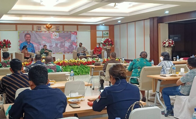 Suasana pertemuan antara Ketua Komite II DPD RI dan Forkopimda di Mimika (Foto: Kristin Rejang/Seputarpapua)