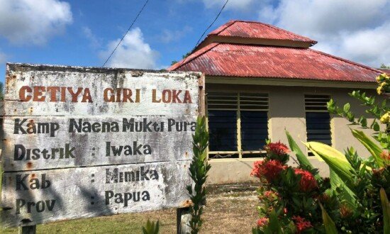 Cetiya Giri Loka di Kampung Naena Mukti Pura, Distrik Iwaka, Mimika, Papua.