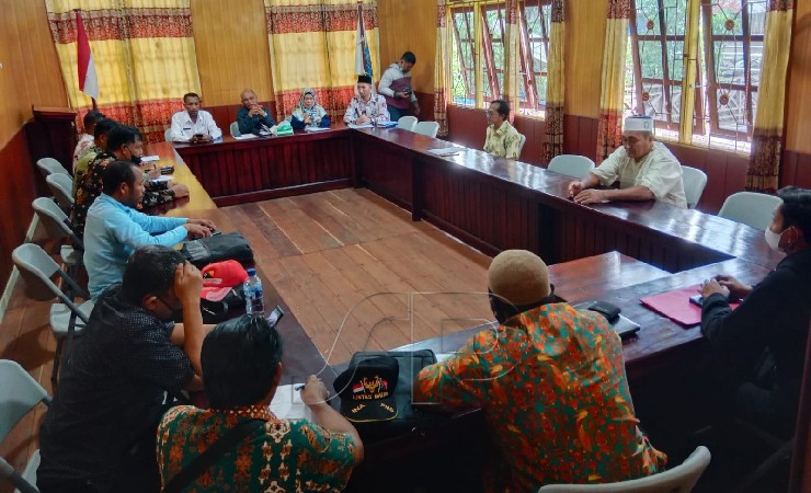 Pertemuan yang dilakukan Kanwil Kemenag Provinsi Papua dengan tokoh muslim di Kabupaten Asmat, Kamis (9/6/2022). (Foto: Fagi/Seputarpapua)