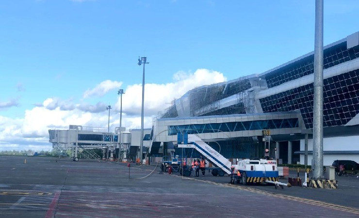 Garbarata di Terminal Baru Bandara Mosez Kilangin sudah terpasang dan siap untuk diresmikan. (Foto: Anya Fatma/Seputarpapua)