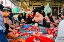 daging kurban untuk dibagikan kepada warga