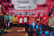 Foto bersama usai penandatanganan kerjasama Bank Papua dan Persipura Jayapura, Kamis (11/8/2022). (Foto: Vidi)