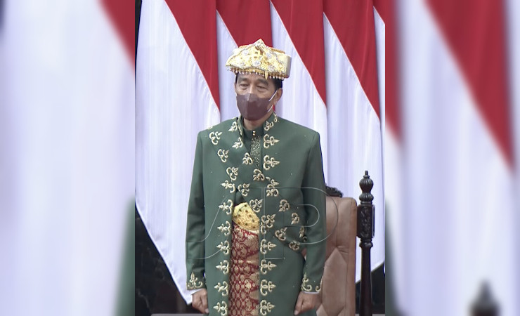 Presiden Joko Widodo mengenakan pakaian adat Bangka Belitung saat menyampaikan pidato kenegaraan, Selasa (16/8/2022). (Foto: Humas KSP)