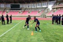 Tim Persipura sedang latihan di Stadion Lukas Enembe. (Foto: Official Persipura)
