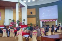 Suasana para anggota DPRD dan undangan saat mendengarkan pidato presiden secara virtual. (Foto: Kristin Rejang/Seputarpapua)