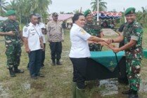 Penyerahan berita acara oleh Dandim 1710/Mimika, Letkol Inf Dedy Dwi Chayadi kepada Pjs. Sekda Kab. Mimika Jeni Usmani, Rabu (25/8/2022). (Foto:Ist)