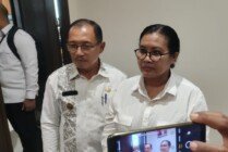 Suzana Wanggai saat memberikan keterangan pers