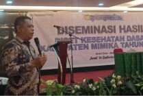 Kepala Dinas Kesehatan Kabupaten Mimika, Reynold Ubra saat memaparkan hasil Riskesdas. (Foto: Kristin Rejang/Seputarpapua)