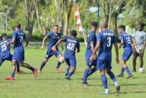 Tim Persipura melakukan latihan di Lapangan Dodikjur Raider 600 Madang, Balikpapan Timur, Kamis (1/9/2022). (Foto: Official Persipura)