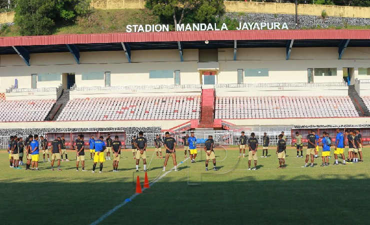Persewar Waropen di Stadion Mandala Jayapura. (Foto: Official Persewar Waropen)