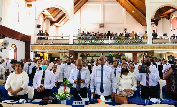 SIDANG GKI | Jemaat GKI mengikuti Sidang GKI Klasis Mimika di Gereja Syalom Amungsa. (Foto: Anya Fatma/Seputarpapua)