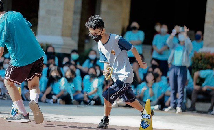 Ilustrasi: Siswa dari SD Tunas Daud Mataram saat melakukan games tari estafet di roadshow Bali-Nusa Tenggara. (Foto: SAC Indonesia)