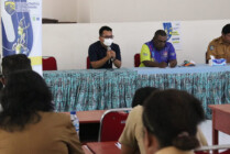 Panitia dari DBL Indonesia melakukan sosialisasi kepada guru olahraga dan kepala sekolah di Kabupaten Mimika, Papua terkait penyelenggaraan Student Athletics Champions (SAC) Indonesia yang akan dihelat pada Oktober 2022. (Foto: Saldi/Seputarpapua)