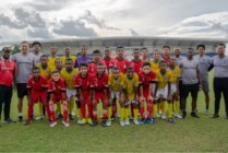 Foto bersama Papua Football Academy di lapangan Mimika Sport Complex