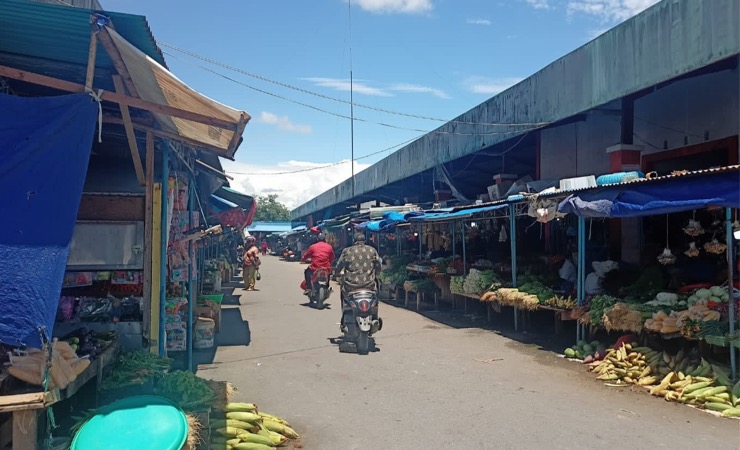 Suasana di Pasar Sentral Timika, Kabupaten Mimika, Papua Tengah (Foto: Kristin Rejang/Seputarpapua)