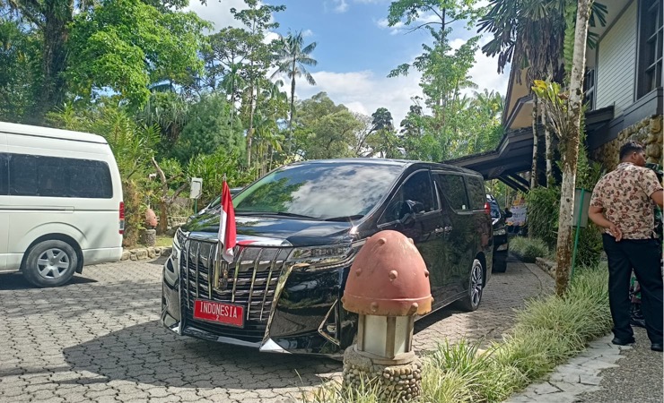 Rombongan Wakil Presiden Indonesia, K.H. Ma'ruf Amin tiba di Rimba Papua Hotel, Rabu (30/11/2022). (Foto: Kristina Rejang/Seputarpapua)