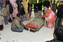 Salah satu warga yang ditemukan petugas gabungan sudah meninggal dunia dalam kerusuhan yang terjadi di Kabupaten Dogiyai, Papua Tengah. (Foto: Ist)