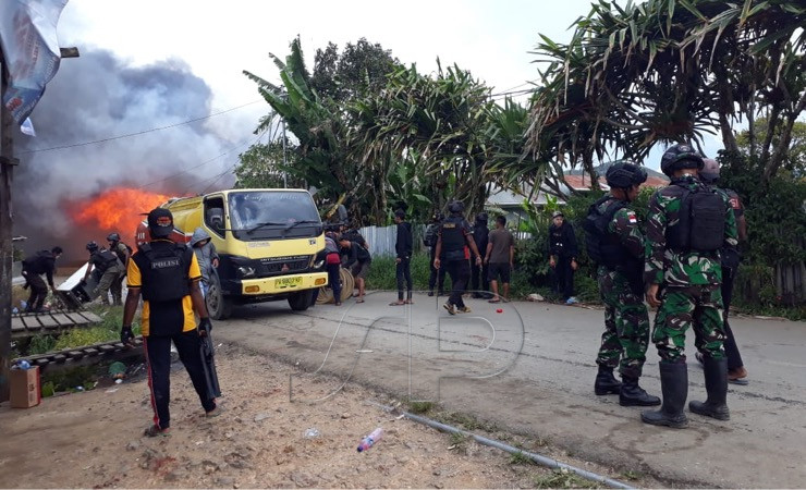 Aparat TNI - Polri disiagakan di Dogiya pada Sabtu (12/11/2022). (Foto: Ist)