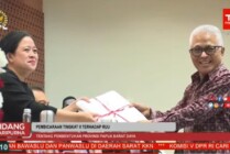 Ketua DPR RI, Puan Maharani menerima RUU yang diserahkan oleh Anggota komisi II DPR RI Fraksi PAN dapil Sumbar, Guspardi Daus untuk disahkan menjadi UU. (Foto: Capture YouTube DPR RI)