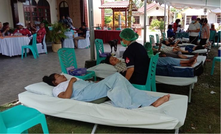 Kegiatan donor darah yang digelar GKII Mimika sambut HUT PI ke 168, Sabtu (21/1/2023). (Foto: Arifin/Seputarpapua)