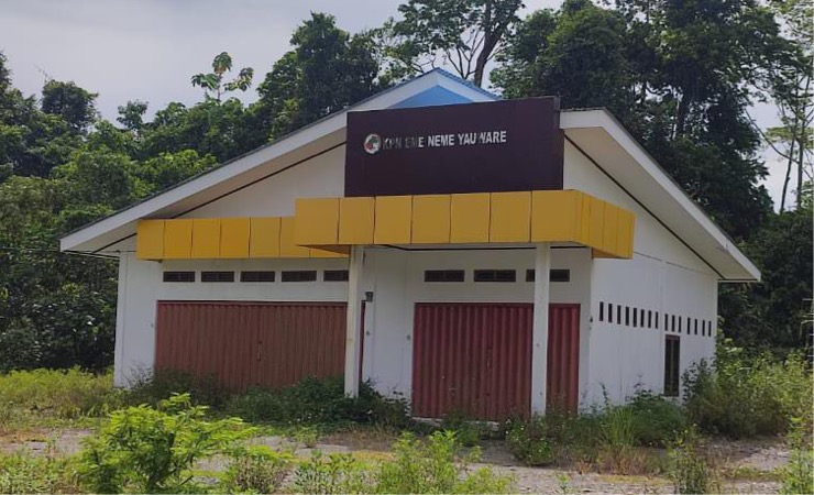 Gedung koperasi ASN Eme Neme Yauware di Kantor Pusat Pemerintahan Kabupaten Mimika yang hingga kini belum difungsikan. (Foto: Kristin Rejang/Seputarpapua)