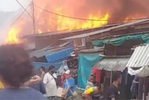 Musibah kebakaran di Pasar Youtefa Abepura Kota Jayapura, Sabtu (7/1/2023) pagi. (Foto: Alley/Seputarpapua)